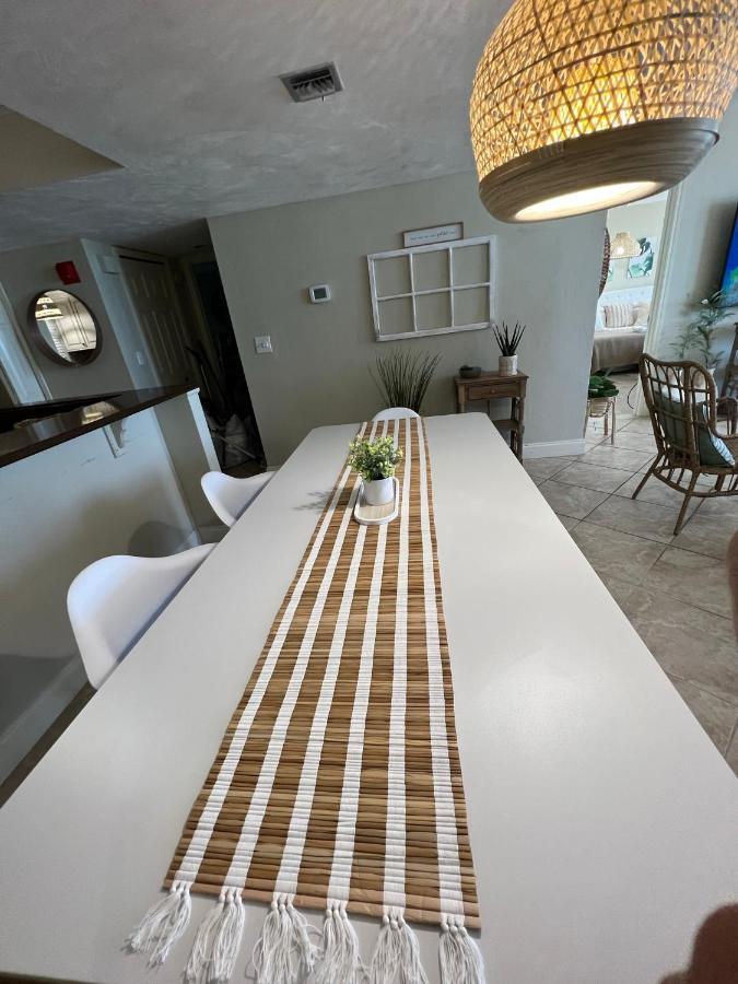 Beach Oasis 704 Lovely Daytona Ocean Front For 5 Sleeps Up To 12 Daytona Beach Exterior foto