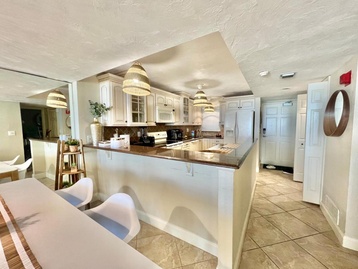 Beach Oasis 704 Lovely Daytona Ocean Front For 5 Sleeps Up To 12 Daytona Beach Exterior foto