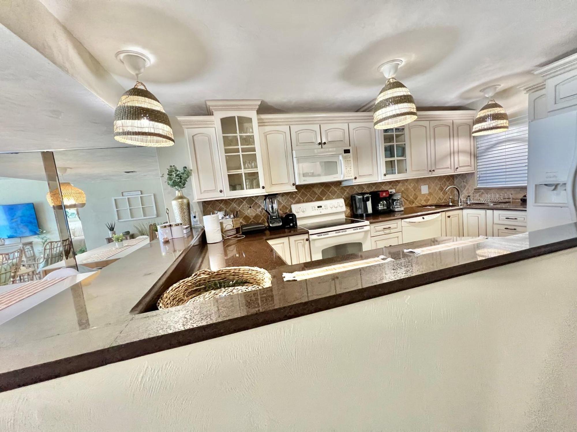Beach Oasis 704 Lovely Daytona Ocean Front For 5 Sleeps Up To 12 Daytona Beach Exterior foto